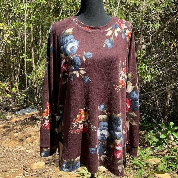 Niloufo top. Long sleeve floral. size XL. - Picture 1 of 8